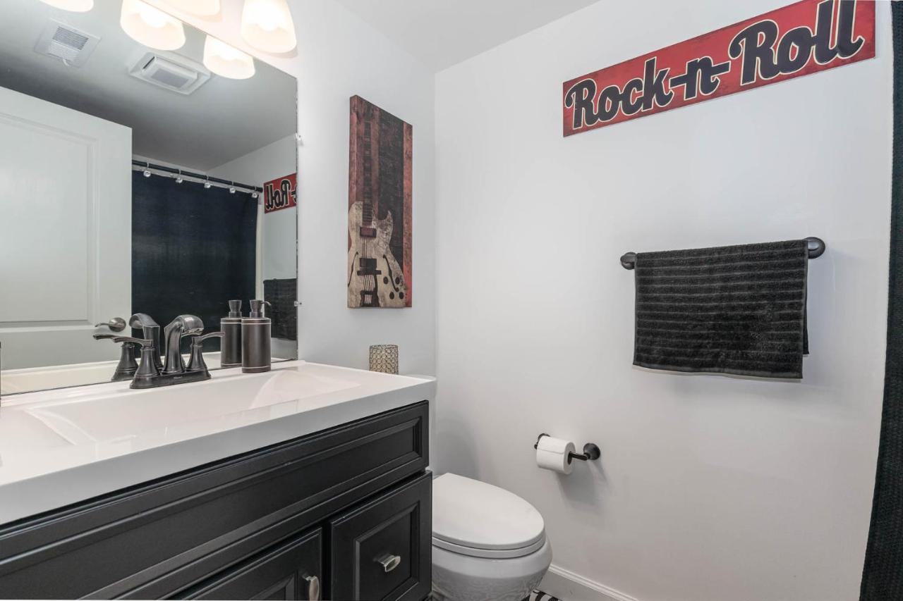 Large, Stunning Elvis Themed Condo,10 Min From Cvg Florence Exterior foto